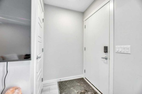 413-338 Seton Circle Se, Calgary, AB - Indoor Photo Showing Other Room