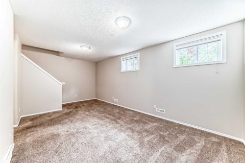84 Inverness Square Se, Calgary, AB - Indoor Photo Showing Other Room