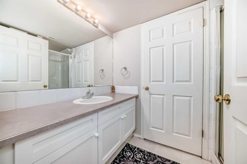 84 Inverness Square Se, Calgary, AB - Indoor Photo Showing Bathroom