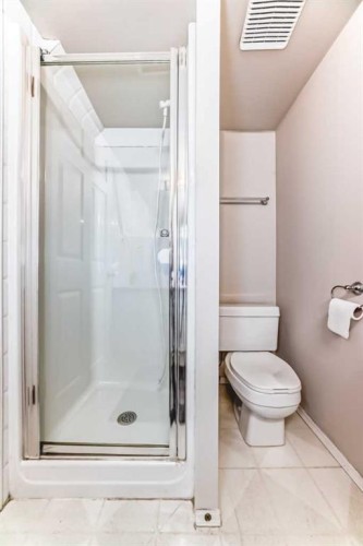 84 Inverness Square Se, Calgary, AB - Indoor Photo Showing Bathroom