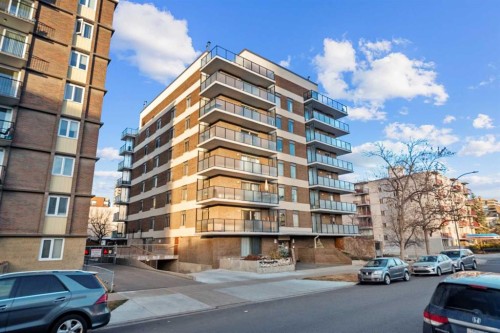 201-1208 14 Avenue SW Calgary, AB T3C 0V9