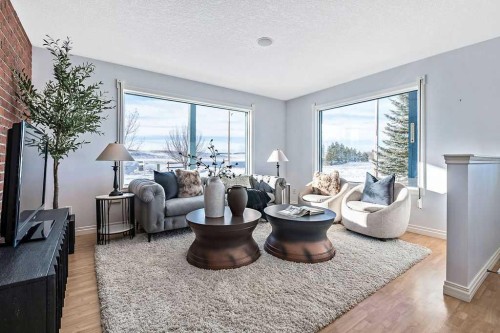 180 16Th Avenue Sw, Diamond Valley, AB - Indoor Photo Showing Living Room