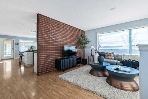 180 16Th Avenue Sw, Diamond Valley, AB - Indoor Photo Showing Living Room