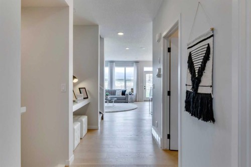 23 Belmont Place Sw, Calgary, AB - Indoor Photo Showing Other Room