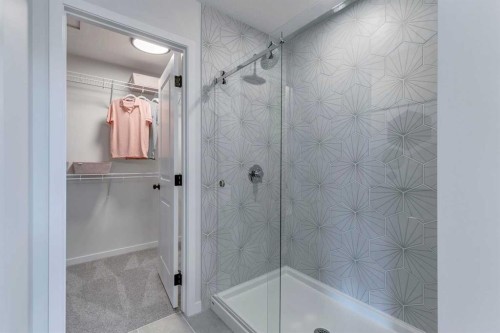 23 Belmont Place Sw, Calgary, AB - Indoor Photo Showing Bathroom