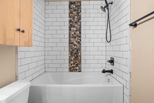 4-124 Silvertip Ridge, Canmore, AB - Indoor Photo Showing Bathroom