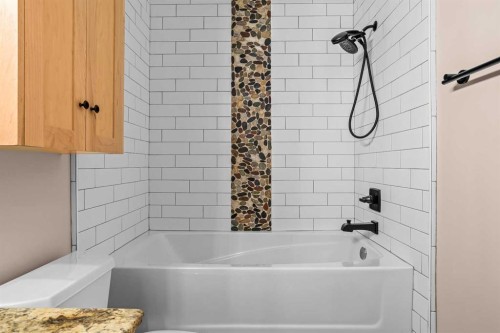 4-124 Silvertip Ridge, Canmore, AB - Indoor Photo Showing Bathroom