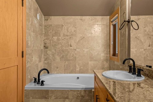 4-124 Silvertip Ridge, Canmore, AB - Indoor Photo Showing Bathroom
