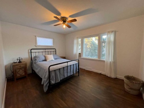 2912 21 Avenue Sw, Calgary, AB - Indoor Photo Showing Bedroom