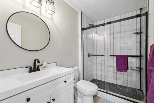 117 Rocky Ridge Landing Nw, Calgary, AB - Indoor Photo Showing Bathroom