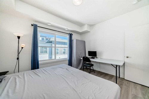 41-2117 81 Street Sw, Calgary, AB - Indoor Photo Showing Bedroom