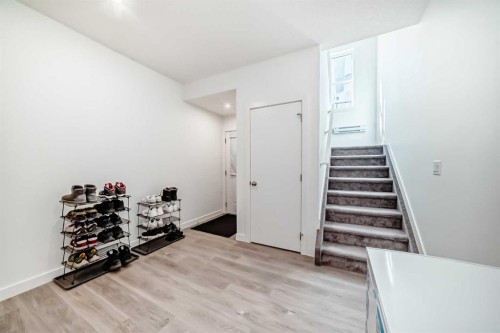 41-2117 81 Street Sw, Calgary, AB - Indoor Photo Showing Other Room