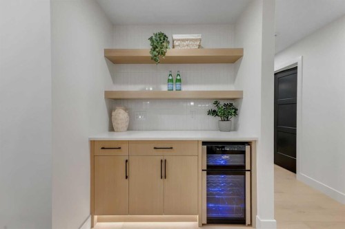 9419 Academy Drive Se, Calgary, AB - Indoor Photo Showing Other Room