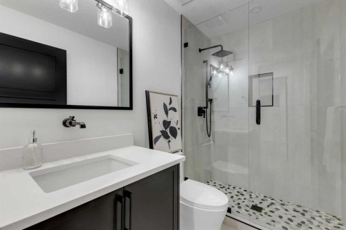 9419 Academy Drive Se, Calgary, AB - Indoor Photo Showing Bathroom