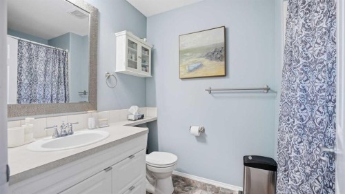 1-2 Hinshaw Drive, Sylvan Lake, AB - Indoor Photo Showing Bathroom