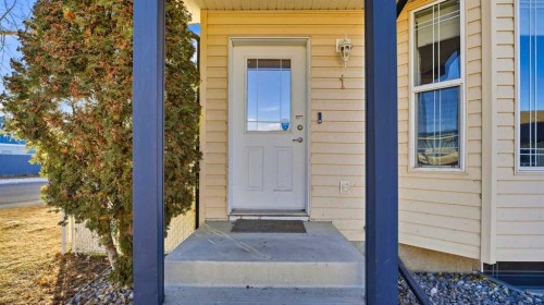 1-2 Hinshaw Drive, Sylvan Lake, AB - Outdoor