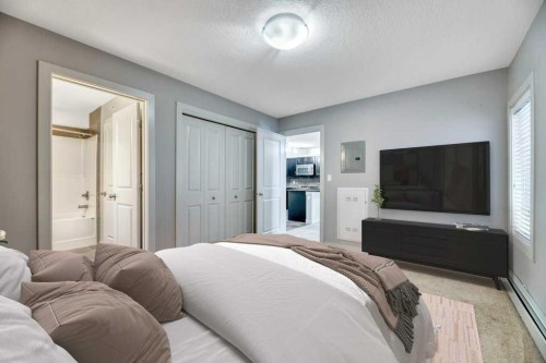 1419-6118 80 Avenue Ne, Calgary, AB - Indoor Photo Showing Bedroom