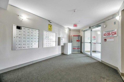 1419-6118 80 Avenue Ne, Calgary, AB - Indoor Photo Showing Other Room