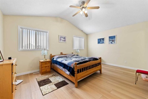158 Somerglen Road Sw, Calgary, AB - Indoor Photo Showing Bedroom