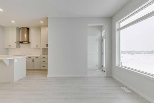 186 Creekside Manor Sw, Calgary, AB - Indoor Photo Showing Kitchen