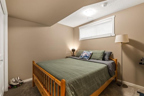 137 Mahogany Drive Se, Calgary, AB - Indoor Photo Showing Bedroom
