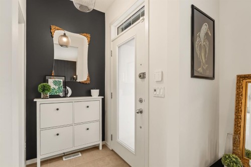 137 Mahogany Drive Se, Calgary, AB - Indoor Photo Showing Other Room