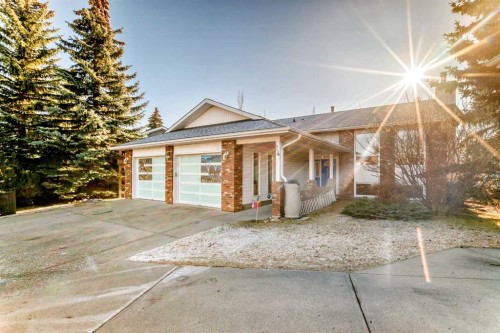 24 West Kerfoot Place  Cochrane, AB T4C 1J4
