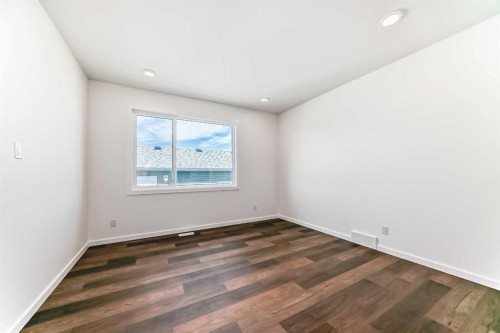 270 Sora Way Se, Calgary, AB - Indoor Photo Showing Other Room