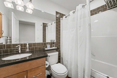 14 Aspen Hills Terrace Sw, Calgary, AB - Indoor Photo Showing Bathroom