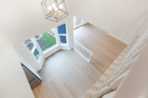 24 Hawkwood Crescent Nw, Calgary, AB - Indoor Photo Showing Other Room