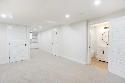 24 Hawkwood Crescent Nw, Calgary, AB - Indoor