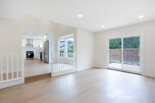 24 Hawkwood Crescent Nw, Calgary, AB - Indoor