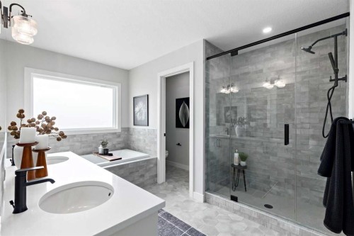 36 Creekstone Grove Sw, Calgary, AB - Indoor Photo Showing Bathroom