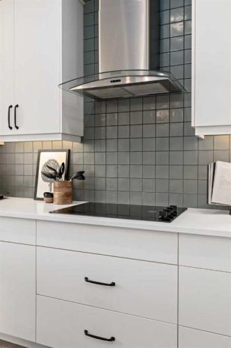 36 Creekstone Grove Sw, Calgary, AB - Indoor Photo Showing Kitchen