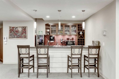 425-2635 Eversyde Avenue Sw, Calgary, AB - Indoor