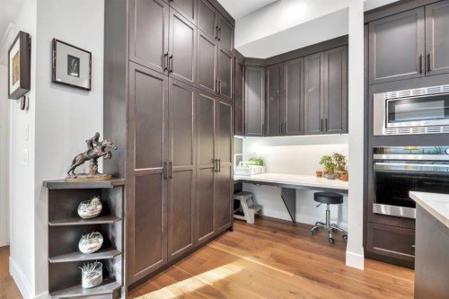 302-105 Lebel Crescent Nw, Calgary, AB - Indoor