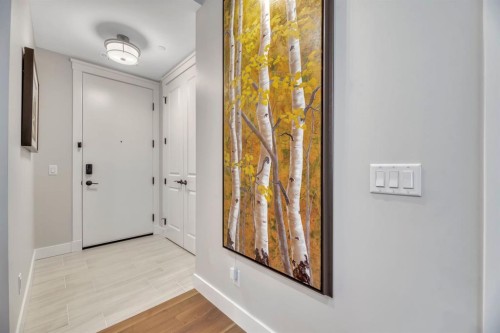 302-105 Lebel Crescent Nw, Calgary, AB - Indoor Photo Showing Other Room