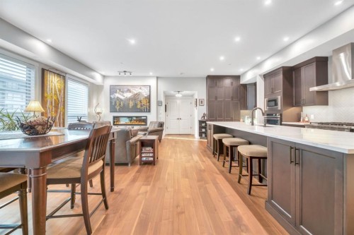 302-105 Lebel Crescent Nw, Calgary, AB - Indoor