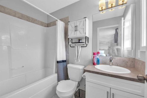 381 Legacy Boulevard Se, Calgary, AB - Indoor Photo Showing Bathroom