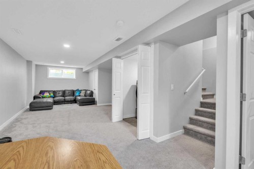 381 Legacy Boulevard Se, Calgary, AB - Indoor