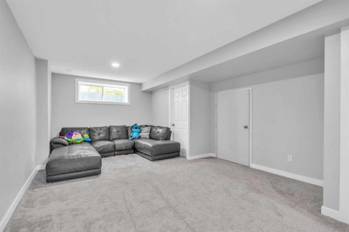 381 Legacy Boulevard Se, Calgary, AB - Indoor Photo Showing Other Room