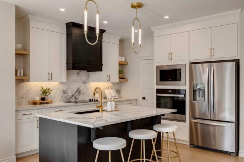 177 Mitchell Road Nw, Calgary, AB - Indoor Photo Showing Kitchen With Upgraded Kitchen