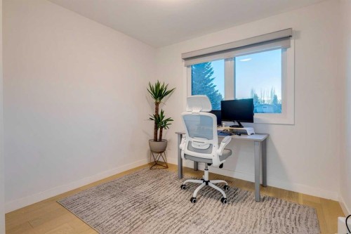 4528 Vegas Road Nw, Calgary, AB - Indoor Photo Showing Office