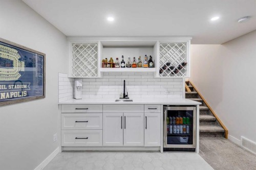 4528 Vegas Road Nw, Calgary, AB - Indoor Photo Showing Other Room