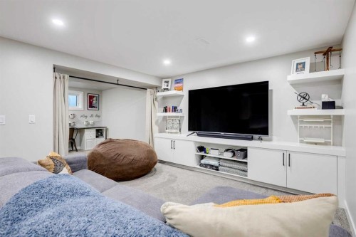 4528 Vegas Road Nw, Calgary, AB - Indoor