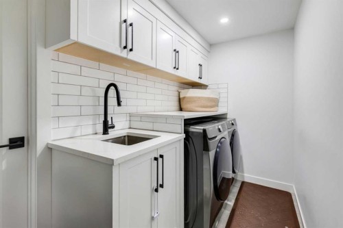 4528 Vegas Road Nw, Calgary, AB - Indoor Photo Showing Laundry Room