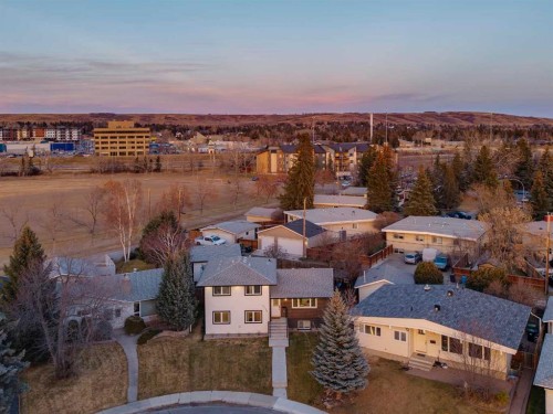 4528 Vegas Road Nw, Calgary, AB - Outdoor With View
