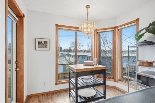 4507 37 Avenue Sw, Calgary, AB - Indoor