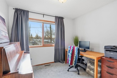 4507 37 Avenue Sw, Calgary, AB - Indoor Photo Showing Office