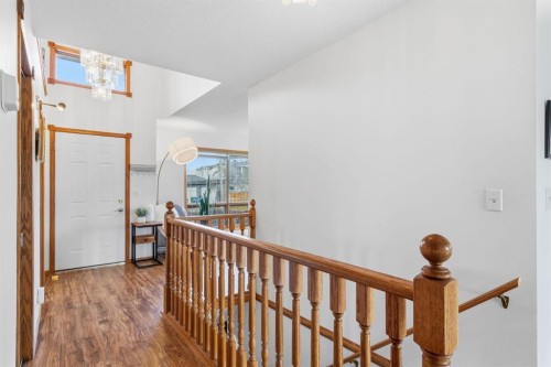 4507 37 Avenue Sw, Calgary, AB - Indoor Photo Showing Other Room